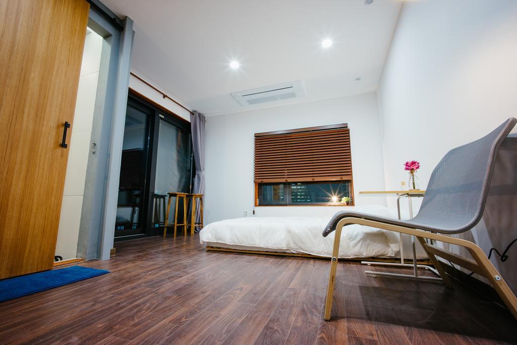 Morning Dew Guesthouse ปูซาน ภายนอก รูปภาพ